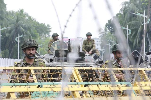 রাষ্ট্রপতির পদত্যাগের দাবিতে বঙ্গভবনের সামনে বিক্ষোভের ঘটনায় নিরাপত্তা জোরদার