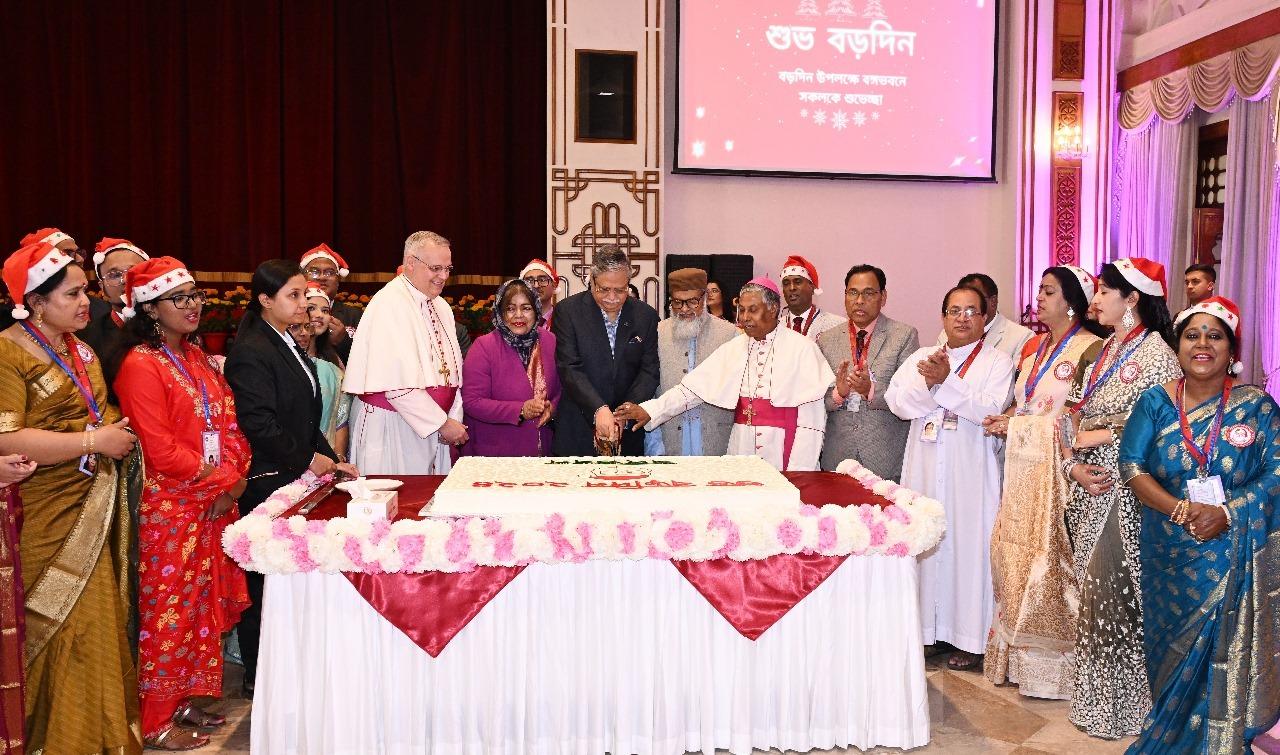 ধর্ম-বর্ণ নির্বিশেষে সবাইকে একসঙ্গে কাজ করার আহ্বান রাষ্ট্রপতি সাহাবুদ্দিনের