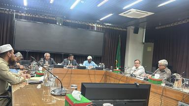 পোস্টাল ব্যালটে প্রবাসীদের ভোট গ্রহণ বড় চ্যালেঞ্জ: ইসি সানাউল্লাহ