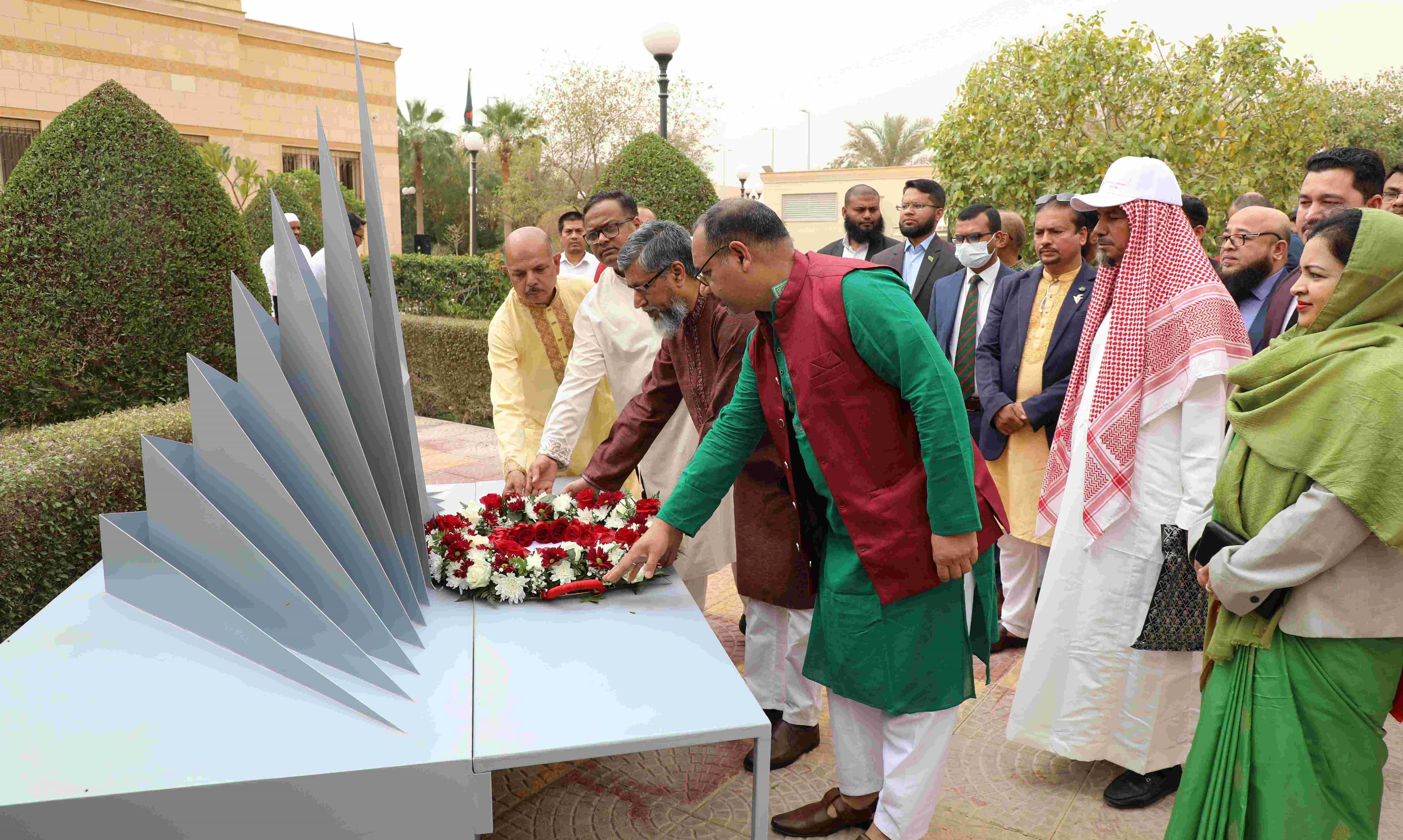 Description of Image