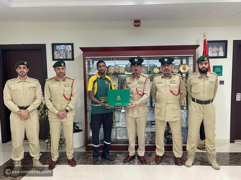 দুবাইয়ে ১ লাখ দিরহাম কুড়িয়ে পেয়েও ফেরত দিয়েছেন ভারতীয় প্রবাসী