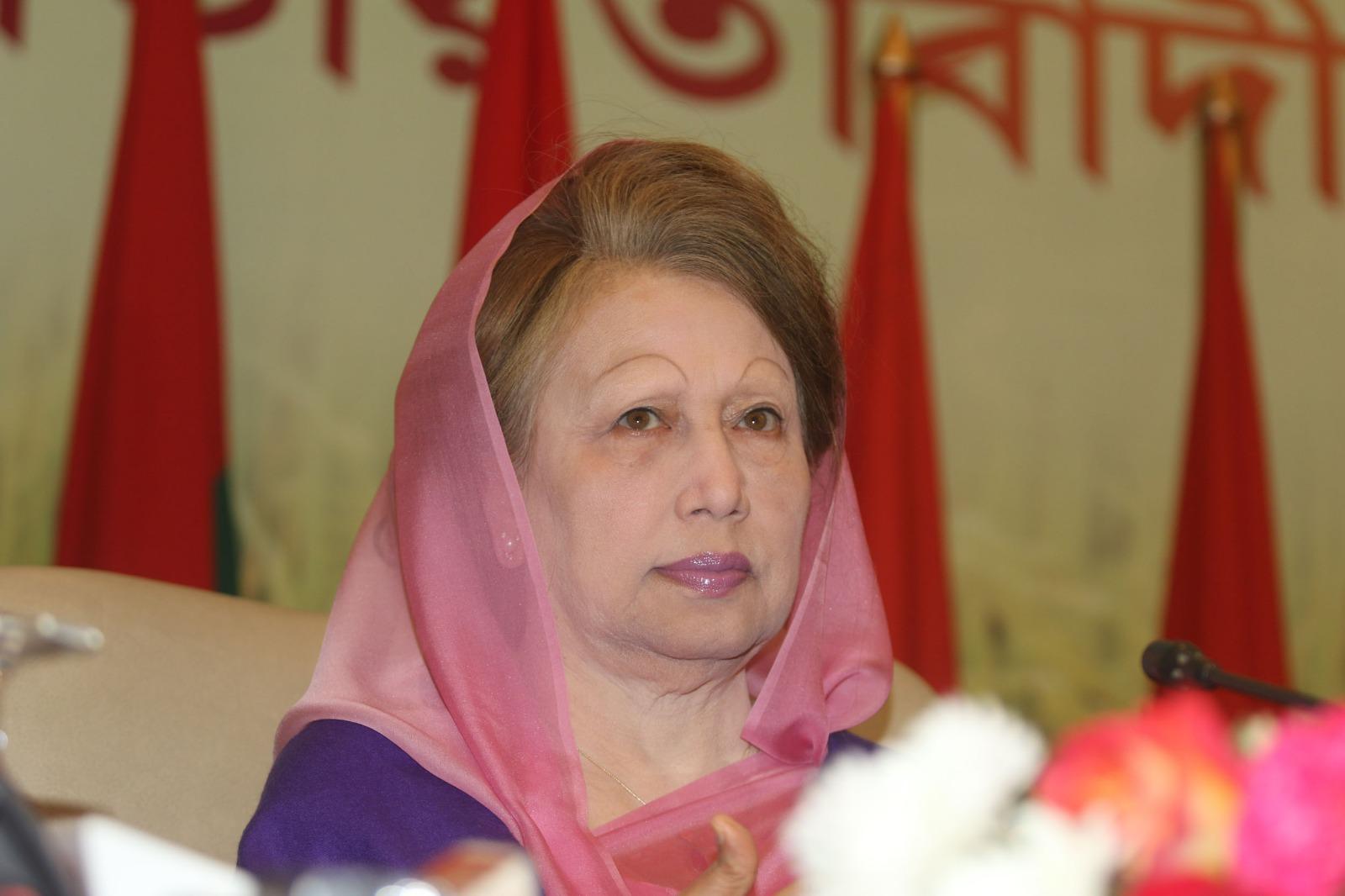 খালেদা জিয়ার প্রতি আমাদের আকাঙ্ক্ষা এবং নীরব শক্তির প্রতিচ্ছবি