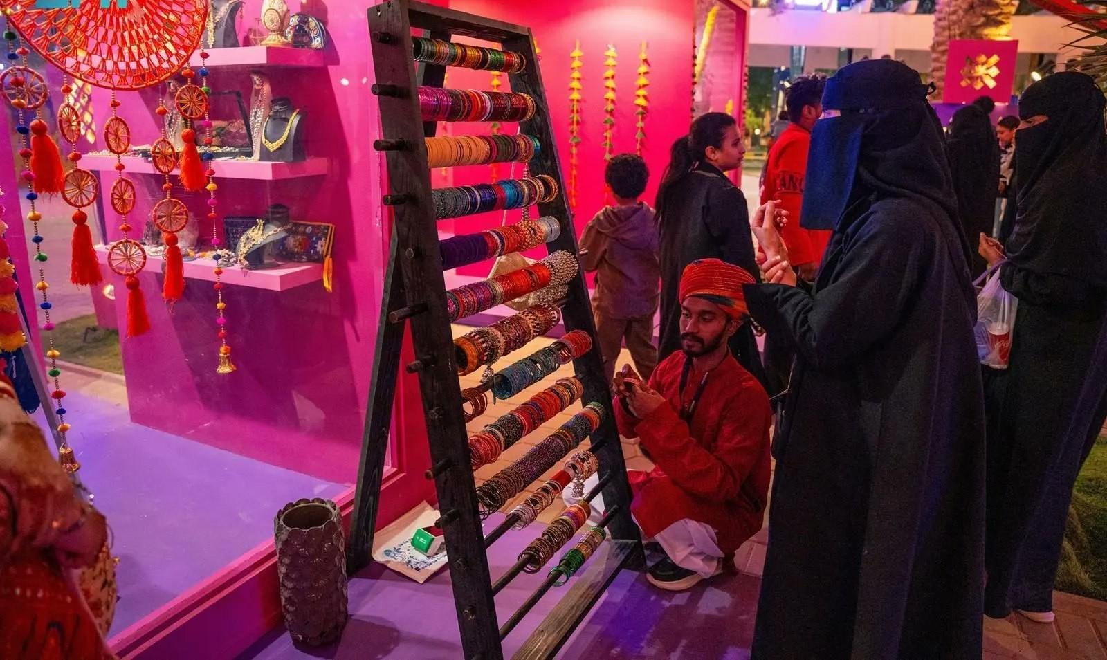 Description of Image