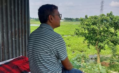 যেখানে বাতাসে মাটির গন্ধ, জলে শান্তির ছোঁয়া