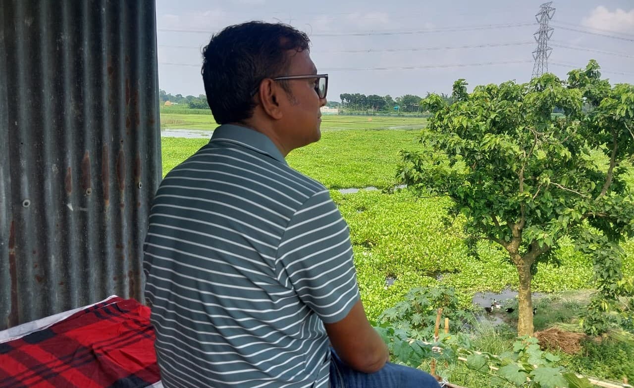 যেখানে বাতাসে মাটির গন্ধ, জলে শান্তির ছোঁয়া