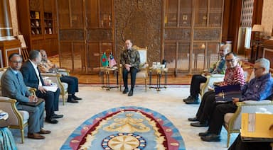 মালয়েশিয়ার প্রধানমন্ত্রীর সঙ্গে প্রবাসী কল্যাণমন্ত্রী আরিফুল হকের সাক্ষাৎ