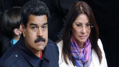 ভেনেজুয়েলার প্রেসিডেন্ট মাদুরো ও তার স্ত্রীকে আটক করেছে আমেরিকা