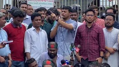 তিন উপদেষ্টাকে ‘বিএনপির মুখপাত্র’ আখ্যায়িত করে এনসিপি নেতার হুঁশিয়ারি