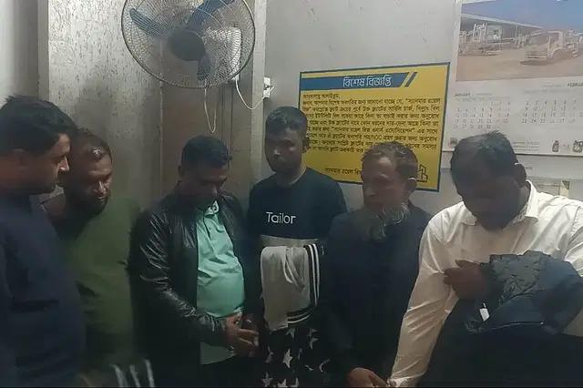 চট্টগ্রামে গোয়েন্দা পরিচয়ে ডাকাতির চেষ্টা, আটক ১১
