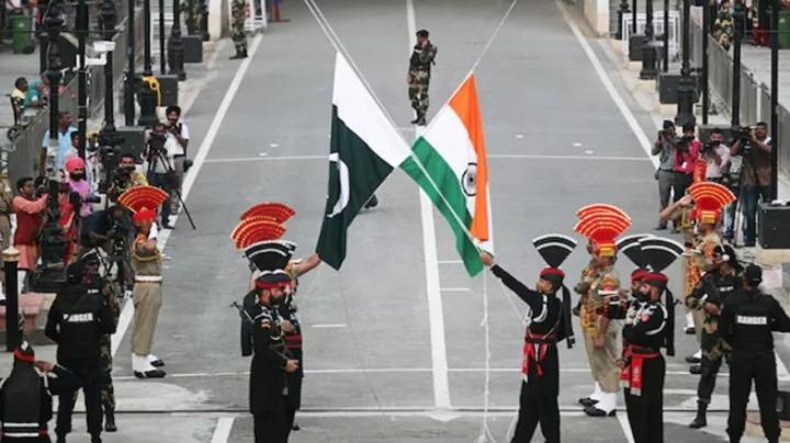 পাকিস্তান থেকে সব পণ্য আমদানি নিষিদ্ধ করেছে ভারত